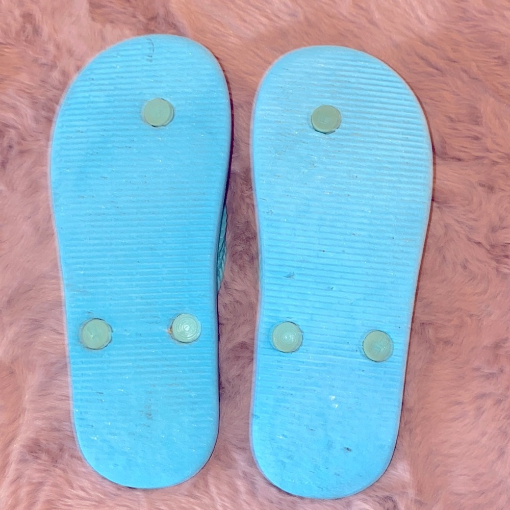 Light turquoise blue rubber flip flops kids summer sandals shoes youth size 13/1 - Picture 3 of 5